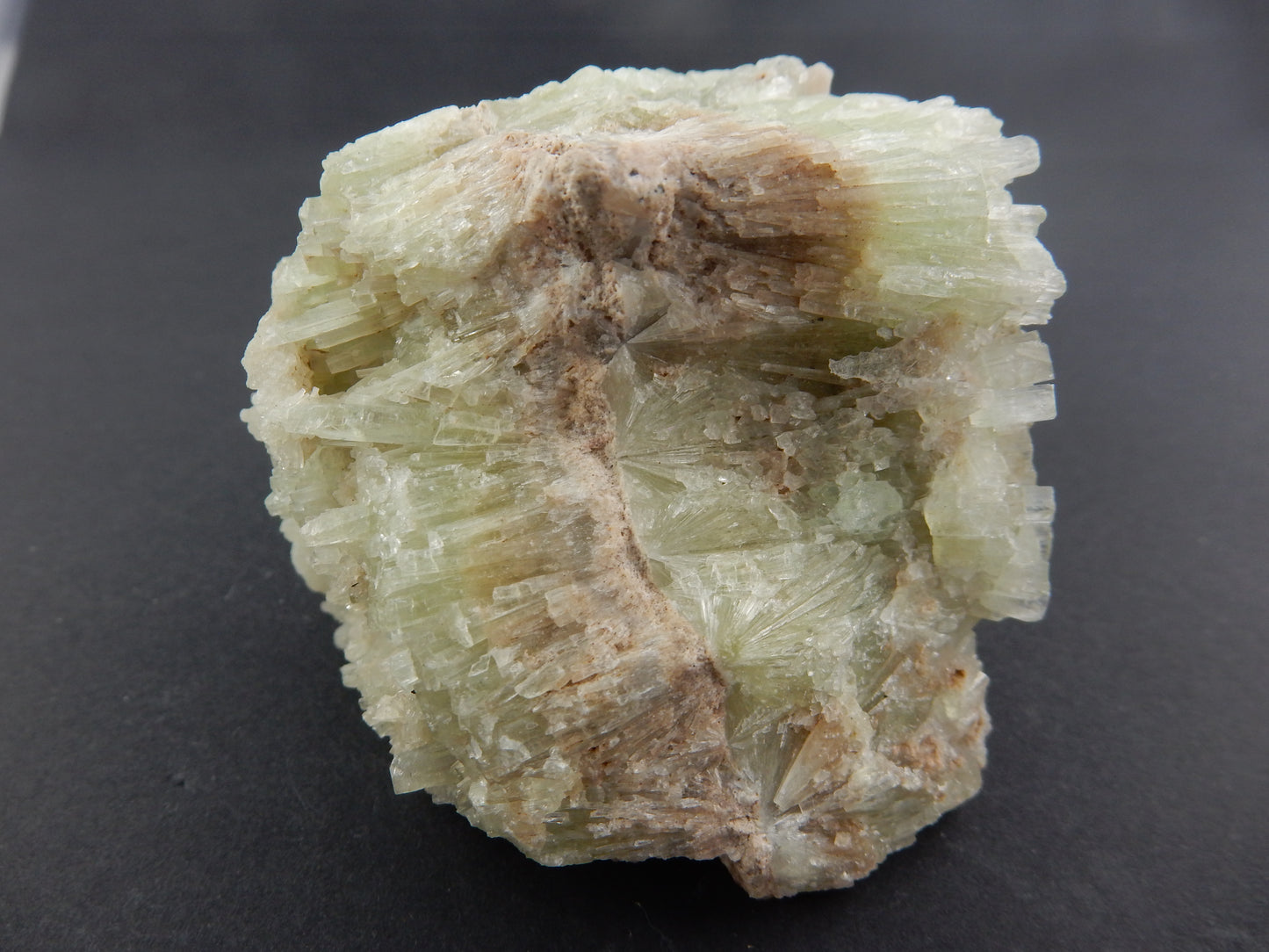 Aragonite green