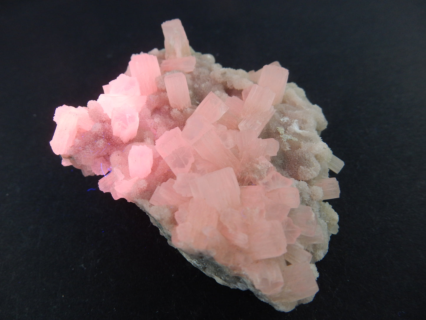 Calcite Columnar (UV orange)