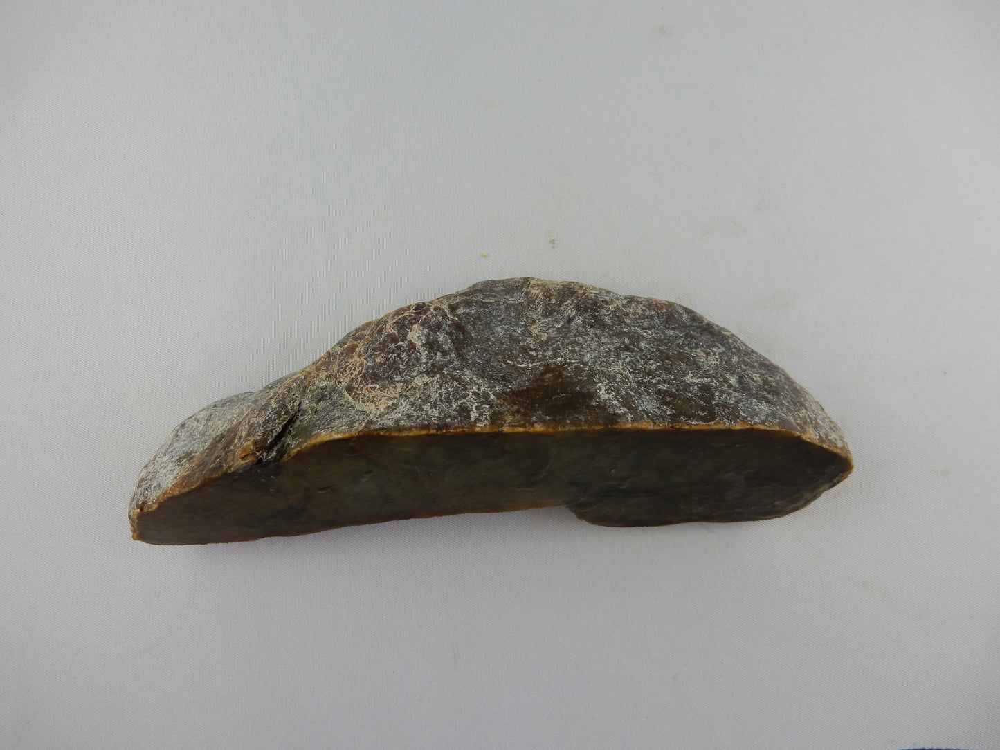 Excellent RARE specimen of "Totoweka" - with reddish/brown streaks - absolute gift of Nature and the Maori culture!