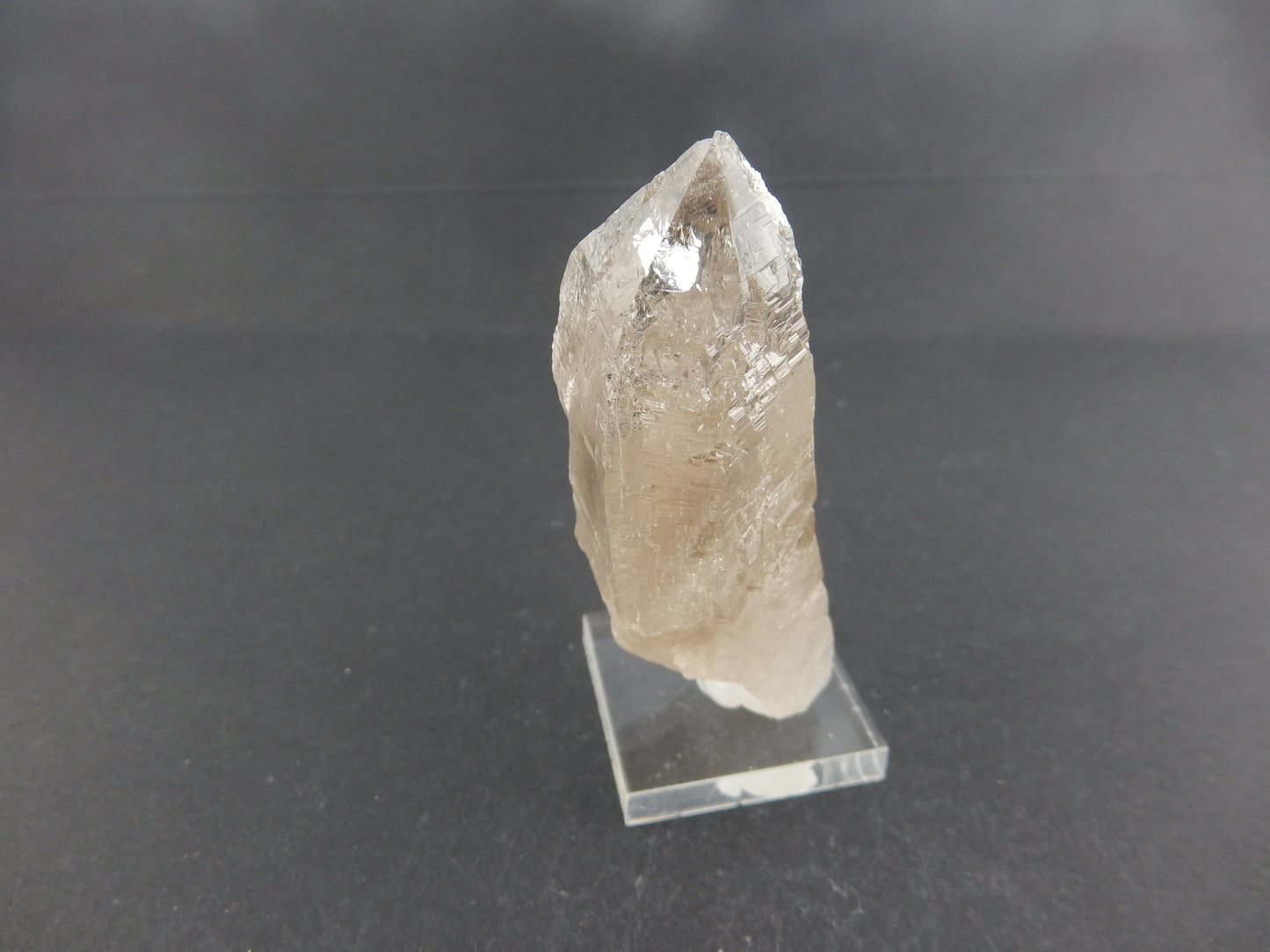 Single terminated point of classic "Binn Habit" quartz - super gemmy