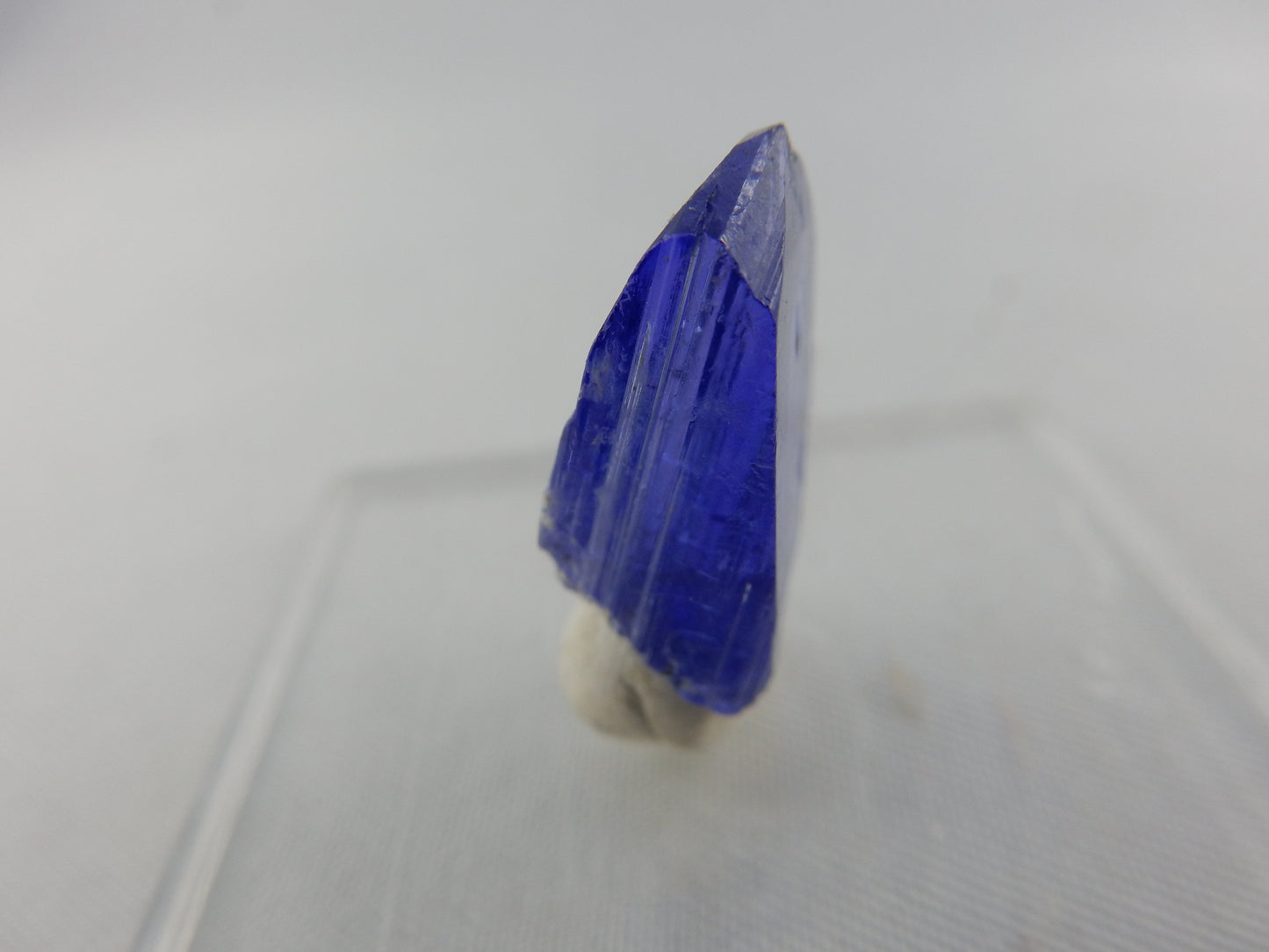 Tanzanite - super fine stubby Crystal