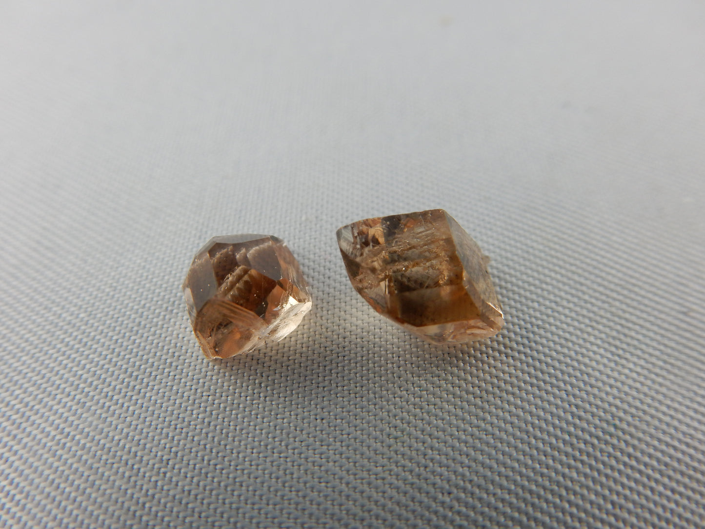 Topaz Gem Points - Lot (2 pcs)