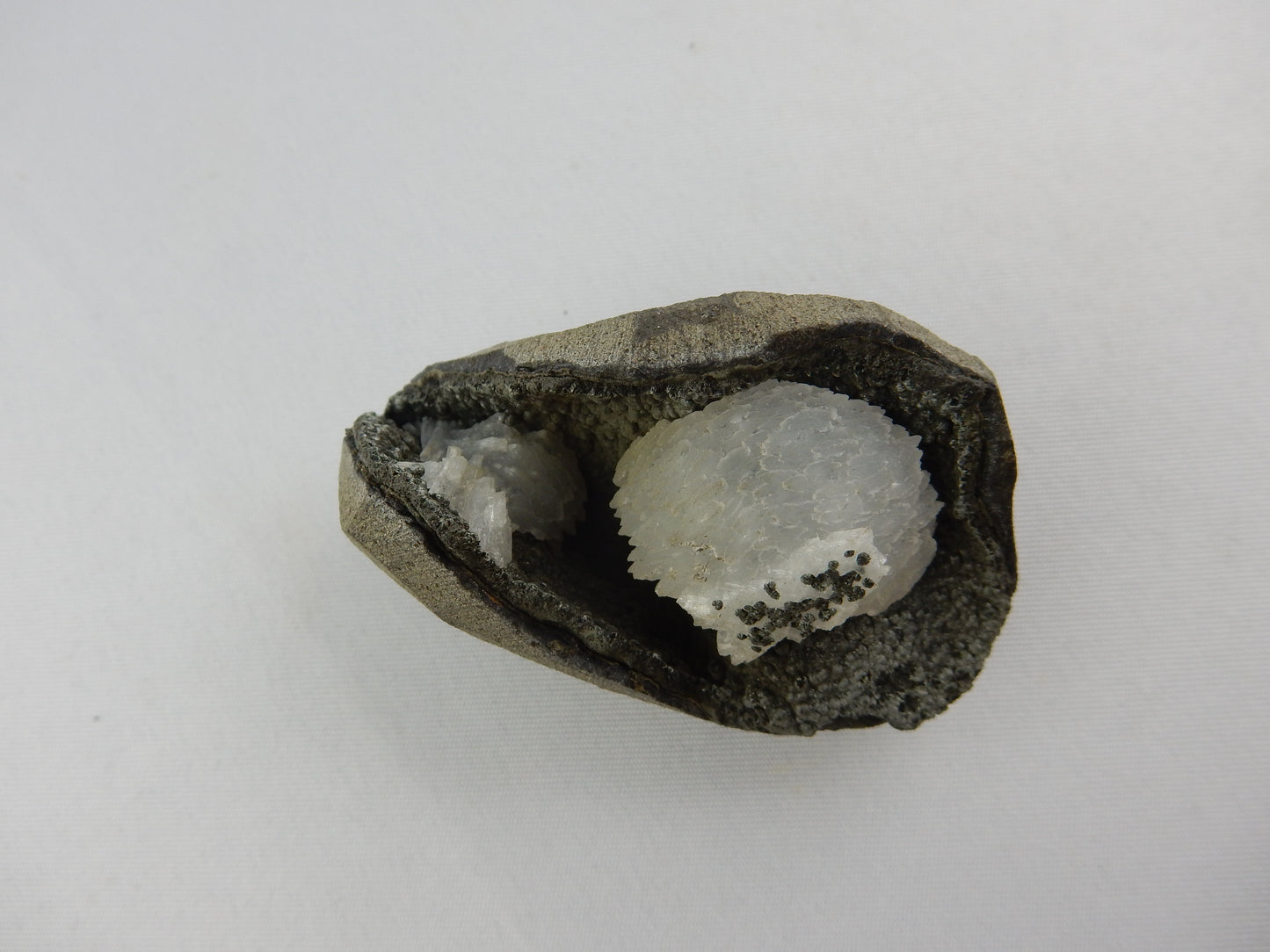 Heulandite - in black vug