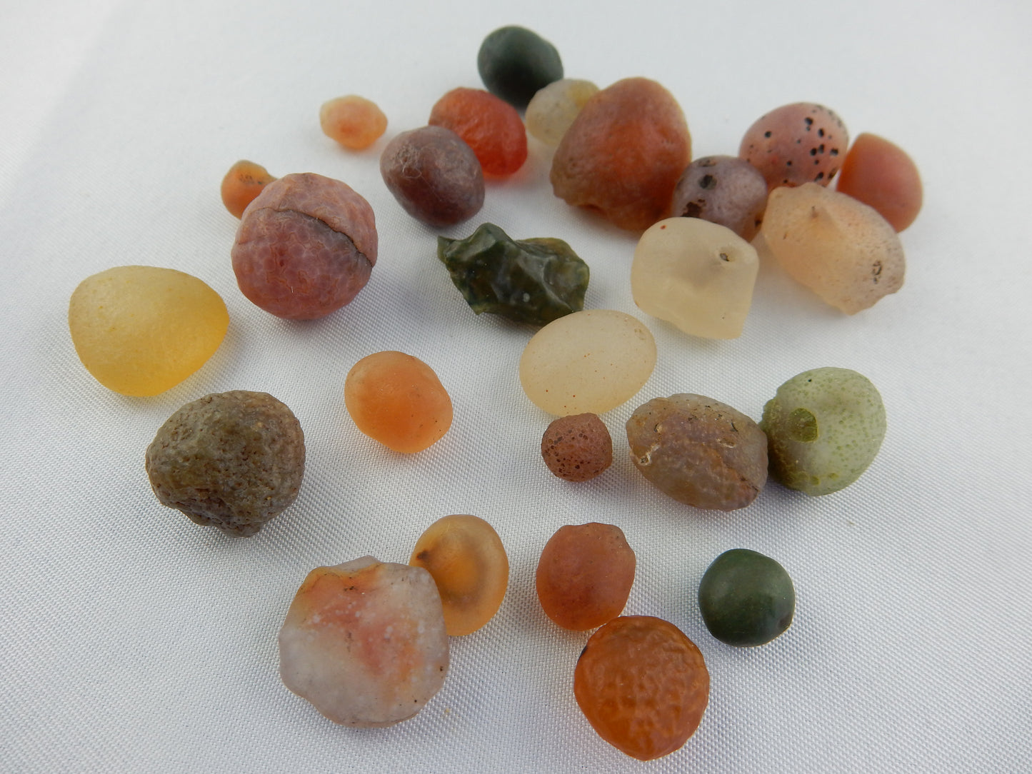 amazing natural agate "beads" polished by nature in the Gobi deserts of Mongolia