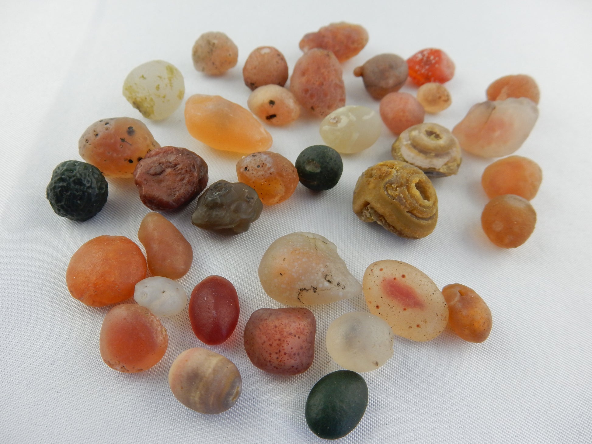 amazing natural agate "beads" polished by nature in the Gobi deserts of Mongolia