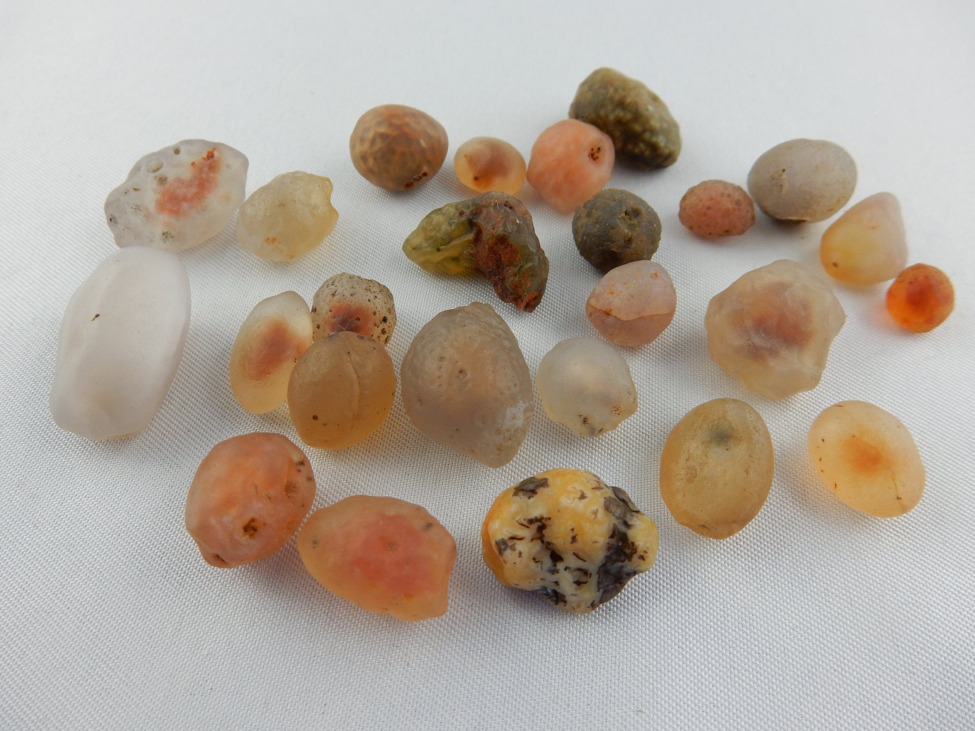 amazing natural agate "beads" polished by nature in the Gobi deserts of Mongolia