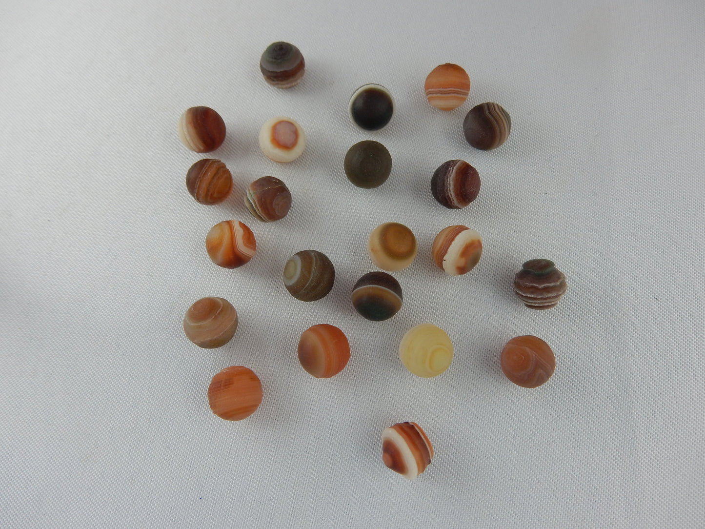 Gobi Agate - small Balls (22 pcs)
