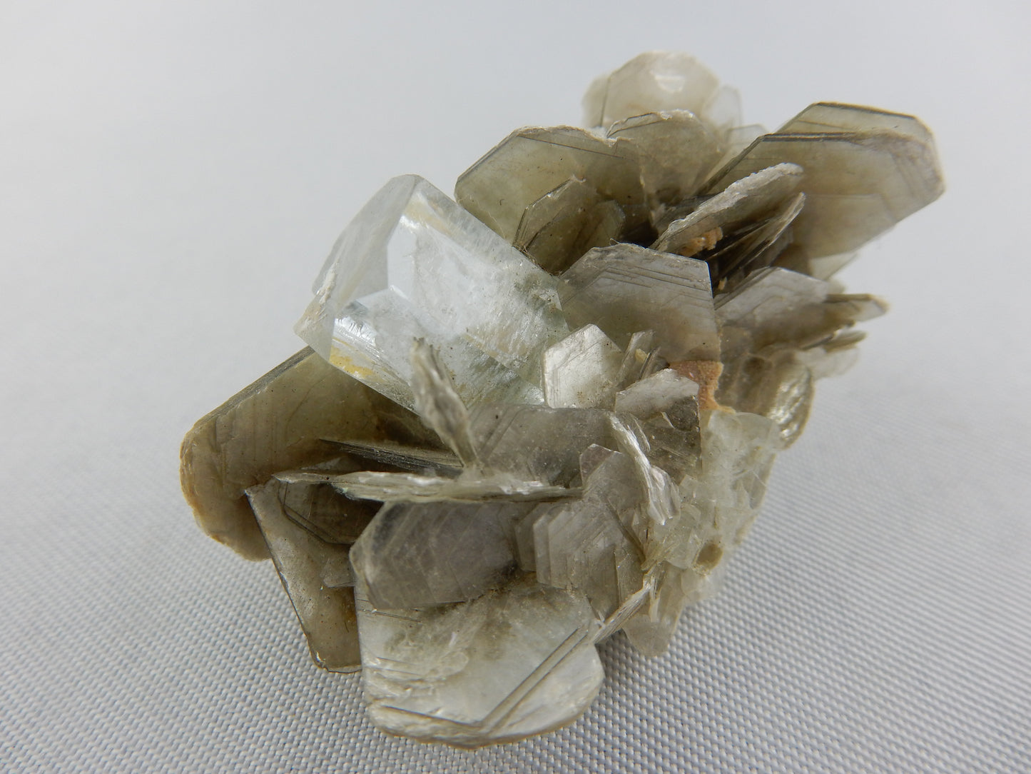 Aquamarine on Muscovite
