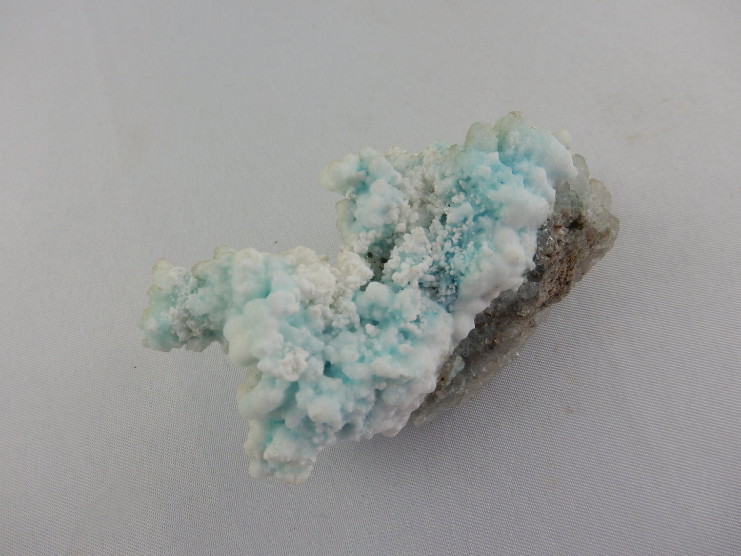 Aragonite snow blue
