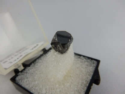 Rare mineral from Utah, found with Topaz - an Manganese Iron Oxide