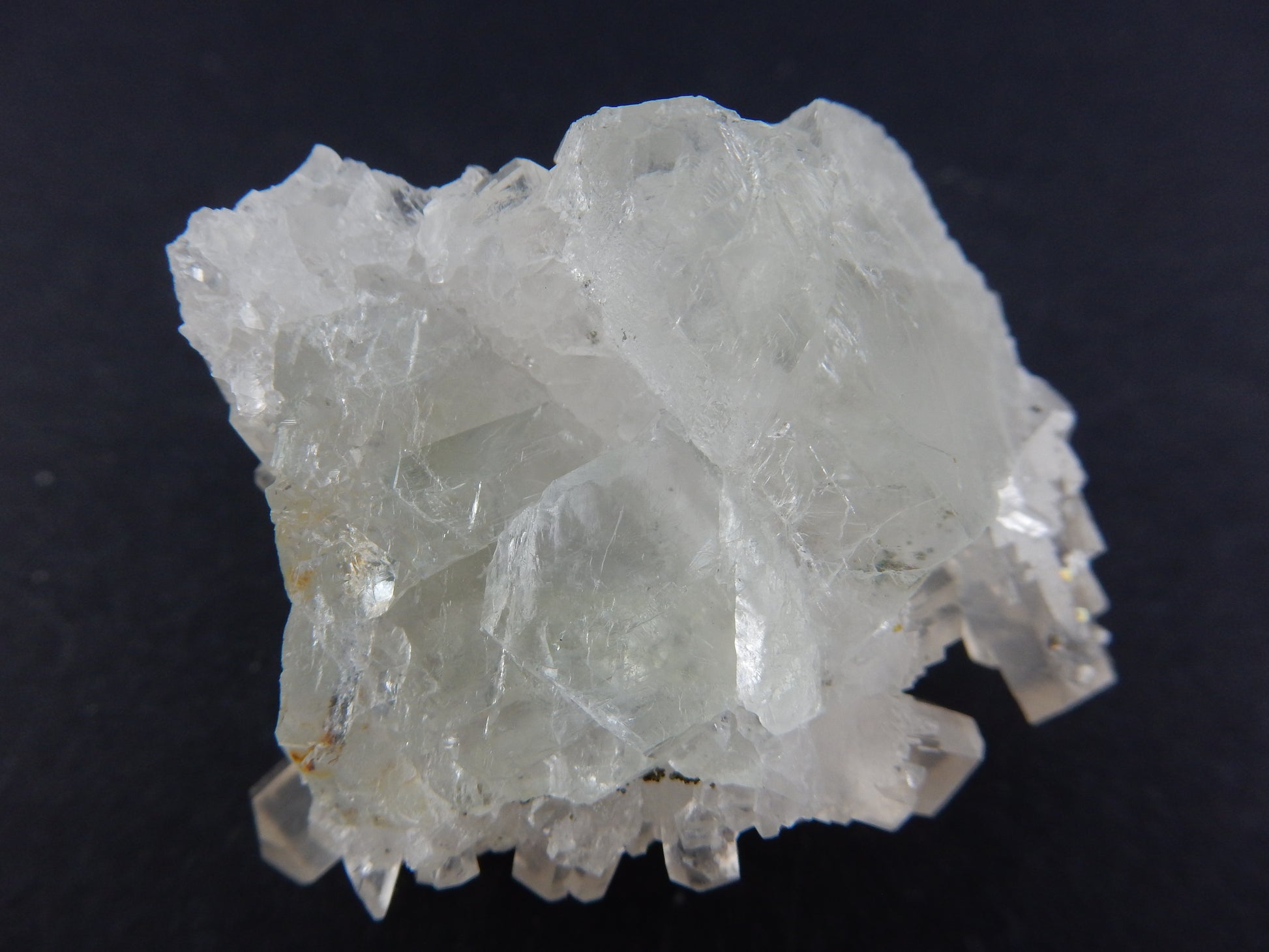 cluster of "mercedez" terminated gemmy tips calcite