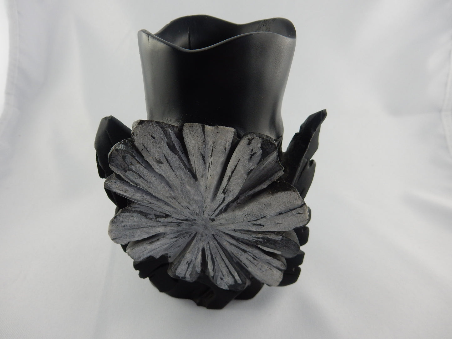 Chrysanthemum stone - natural crystal of celestine-calcite, carved into a gorgeous vase