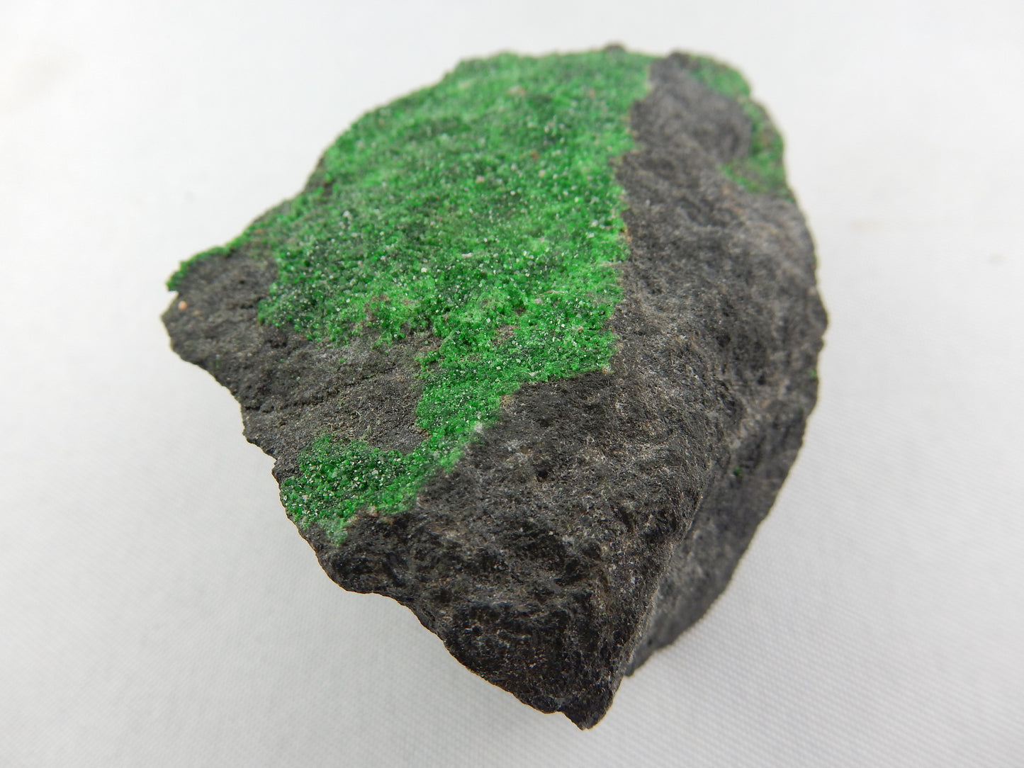 Garnet - Uvarovite Druse