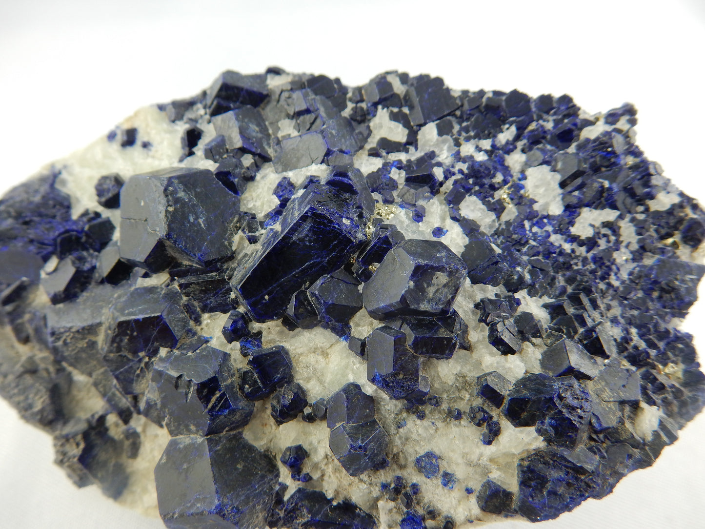 Lazurite on Calcite with Pyrite