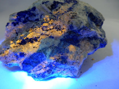 Lazurite on Calcite with Pyrite
