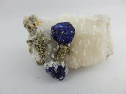 Lazurite on Calcite with Pyrite