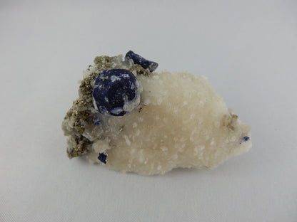 Lazurite on Calcite with Pyrite