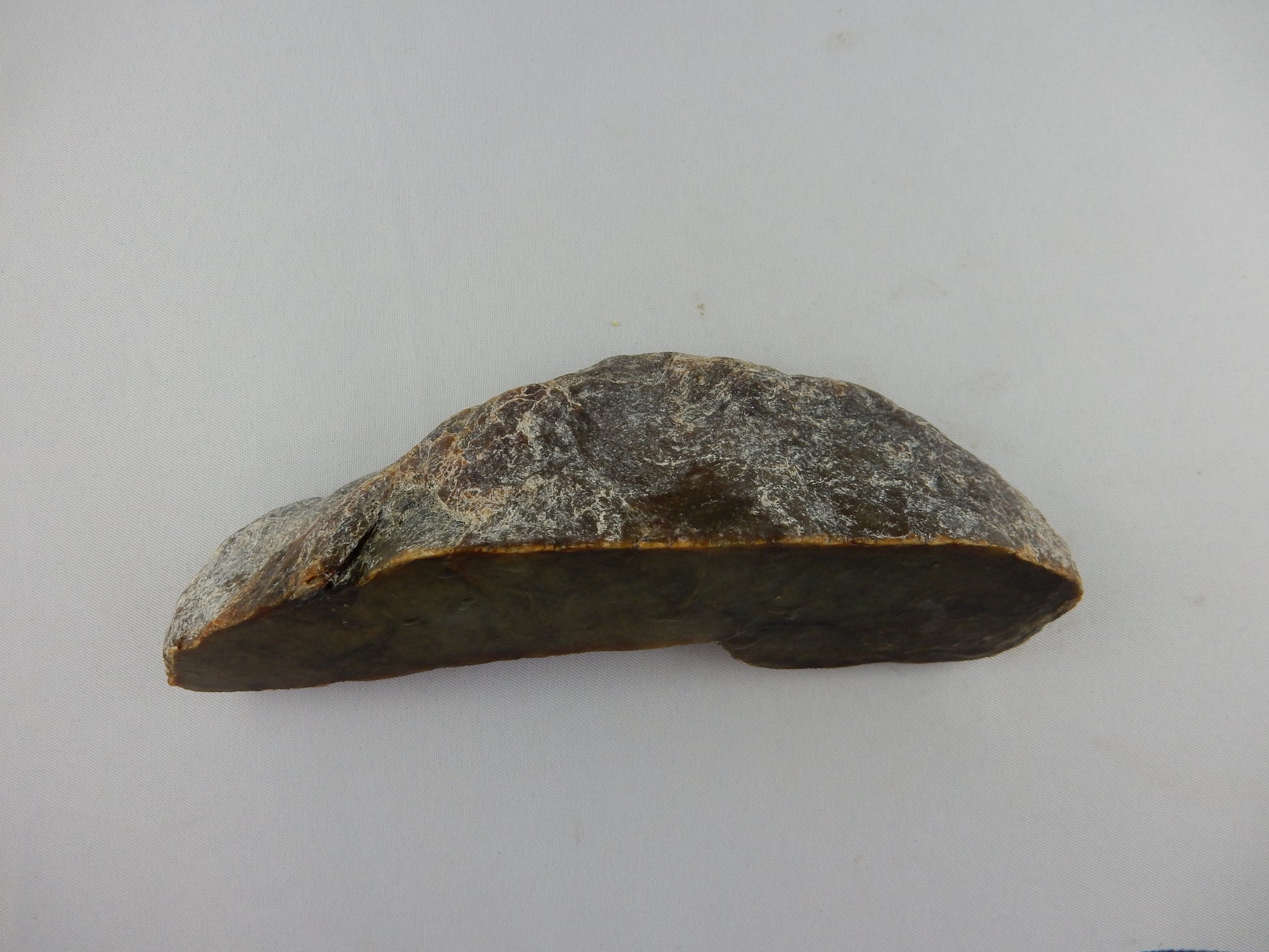 Excellent RARE specimen of "Totoweka" - with reddish/brown streaks - absolute gift of Nature and the Maori culture!