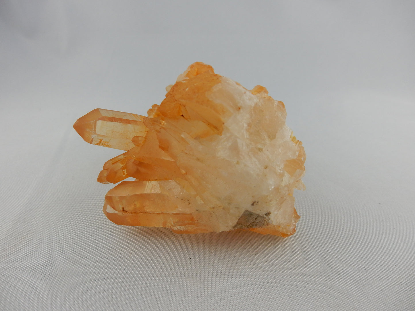 Quartz orange Cluster