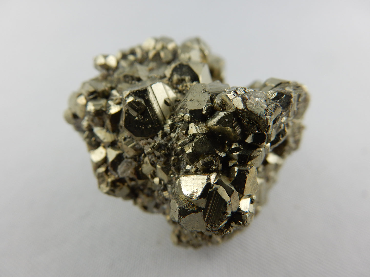 Pyrite - Dodeahedron Cluster