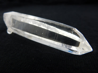 super Gemmy undamaged Extra-fina striated single terminated point Quartz