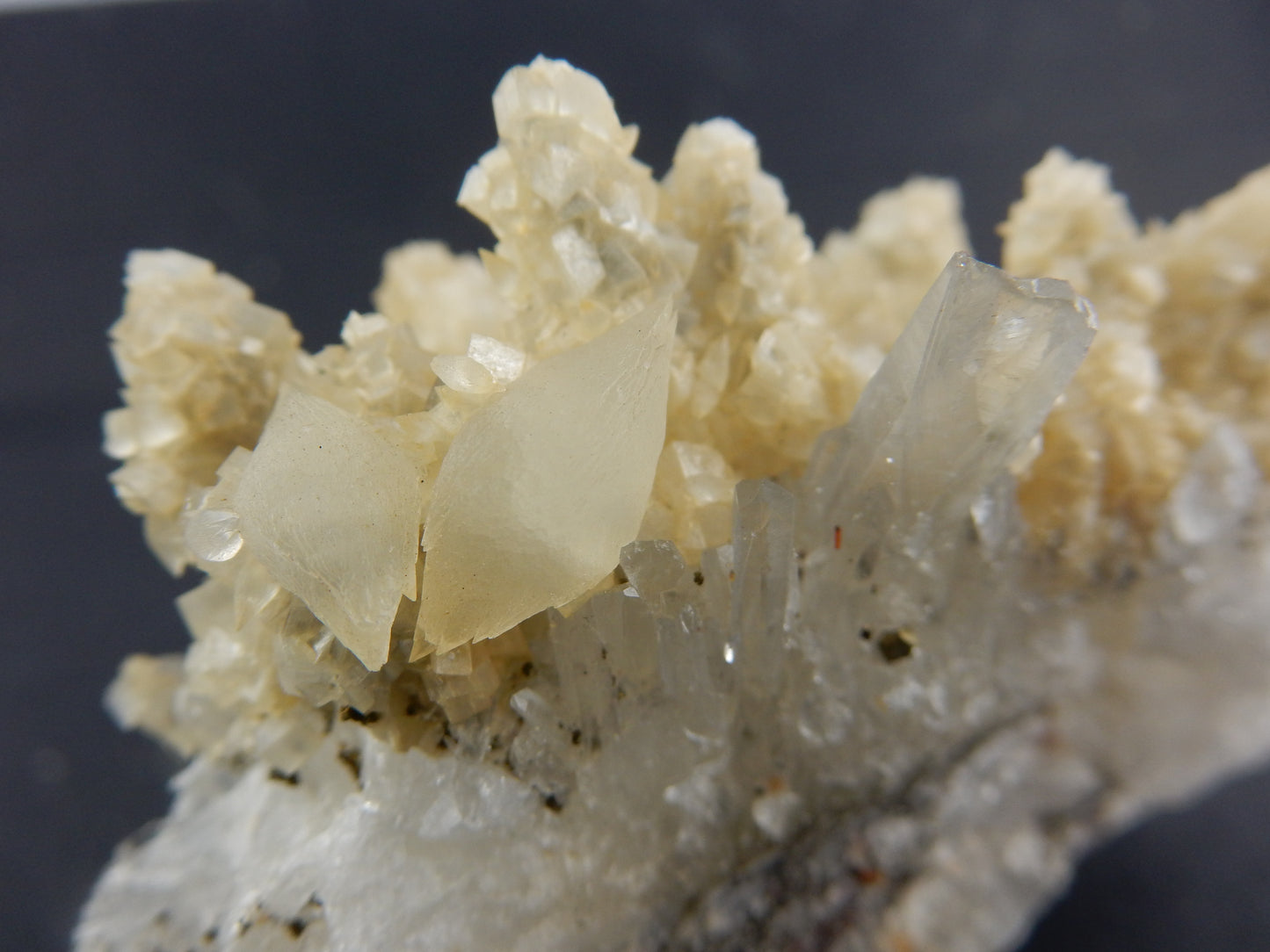Quartz with Ankerite (and Calcite)