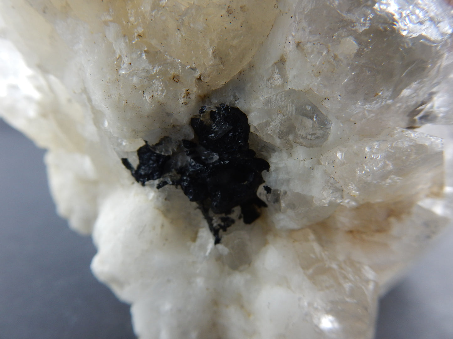Quartz - DT Tabbys with Muscovite on Feldspar