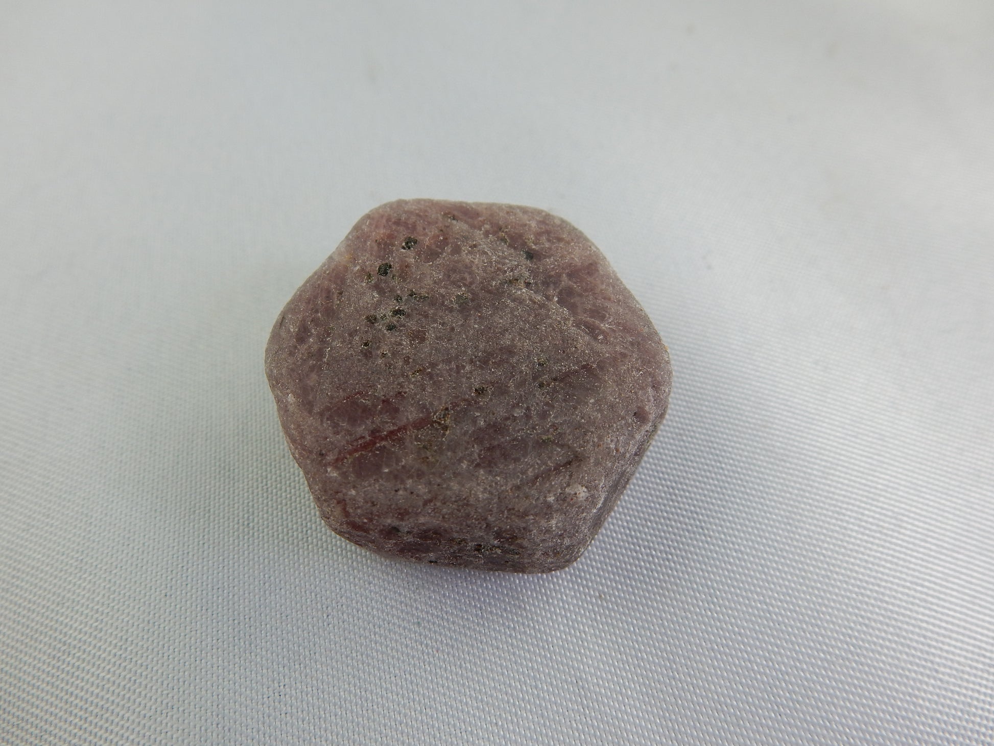 Single complete crystal with "history triangle timekeeper" faces