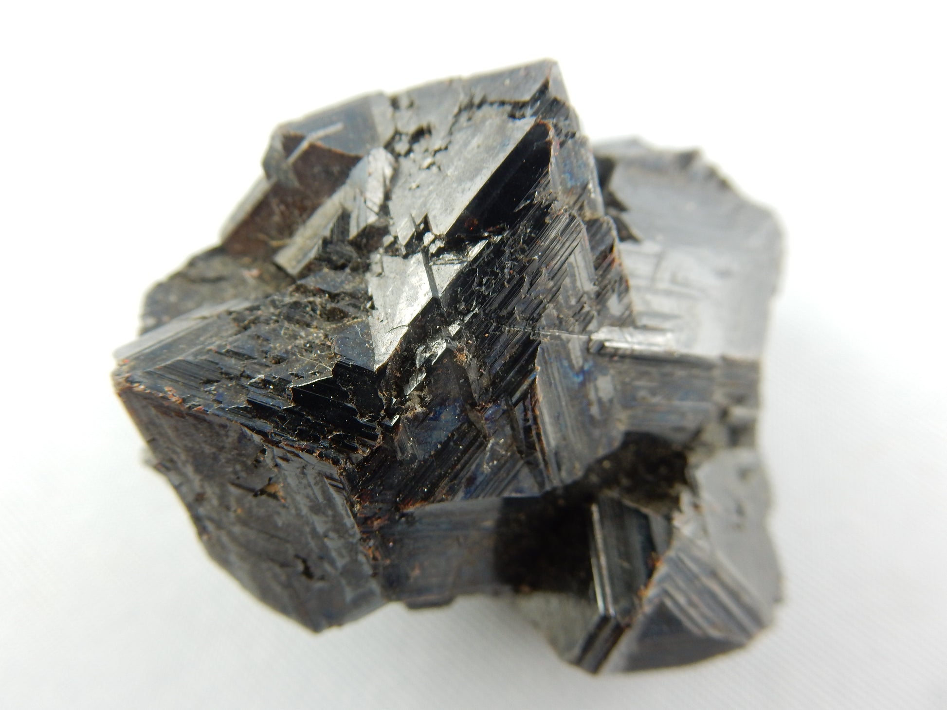 single crystal multiple shiny terminations of black-red Sphalerite