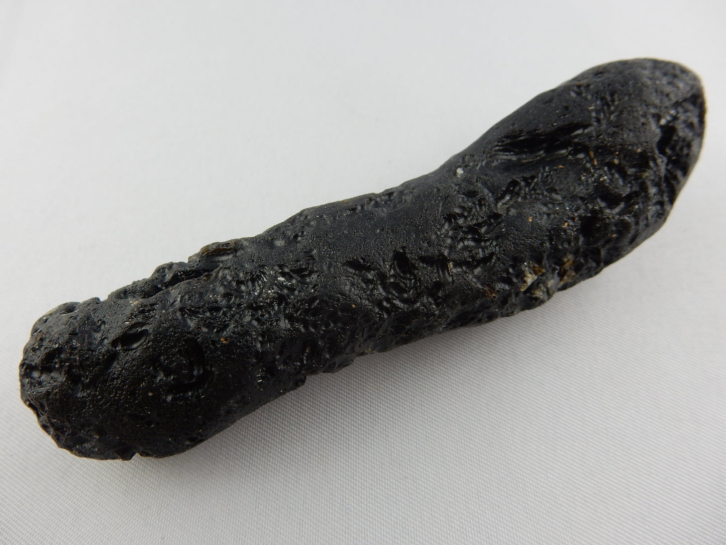 "Indochine" classic tektite from huge strewn-field Thailand-Asia - big dumb-bell shaped from spinning in air