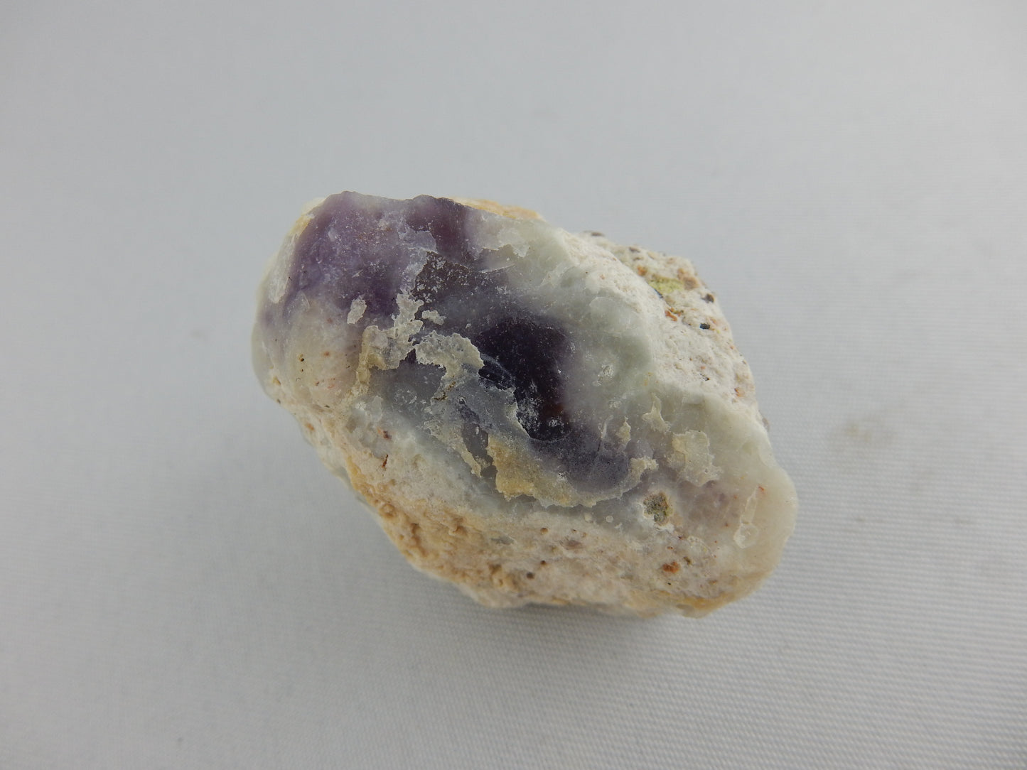 RARE opalised Fluorite nodule - only in Utah USA - beautiful purple/white