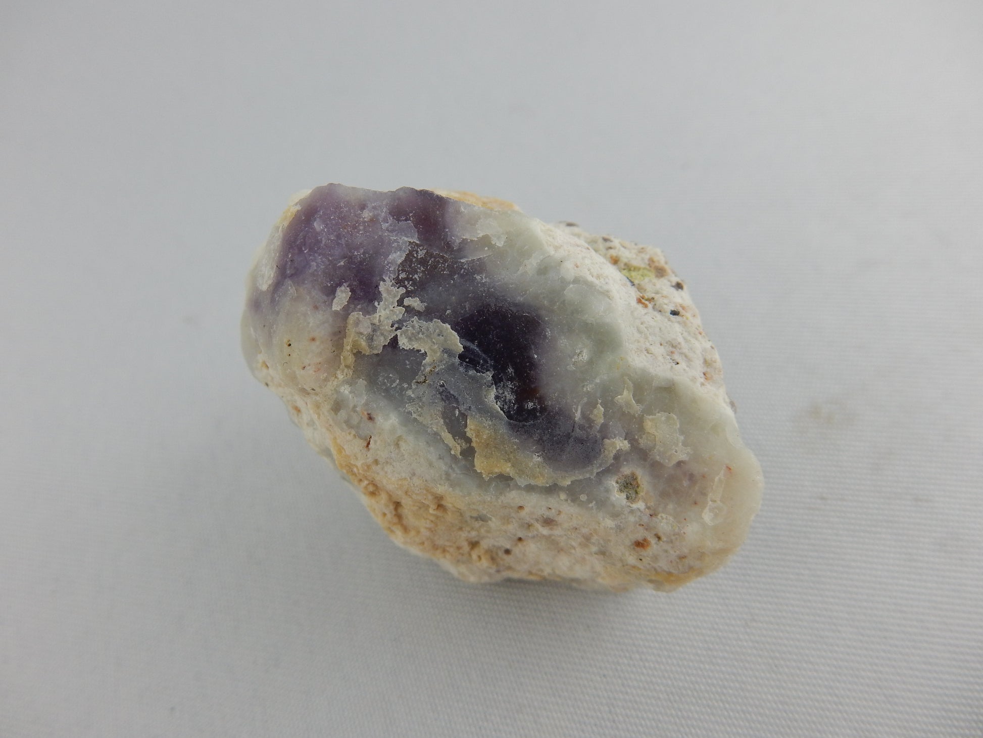 RARE opalised Fluorite nodule - only in Utah USA - beautiful purple/white