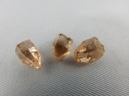 super clear-gemmy classic champagne colour undamaged terminated Topaz points
