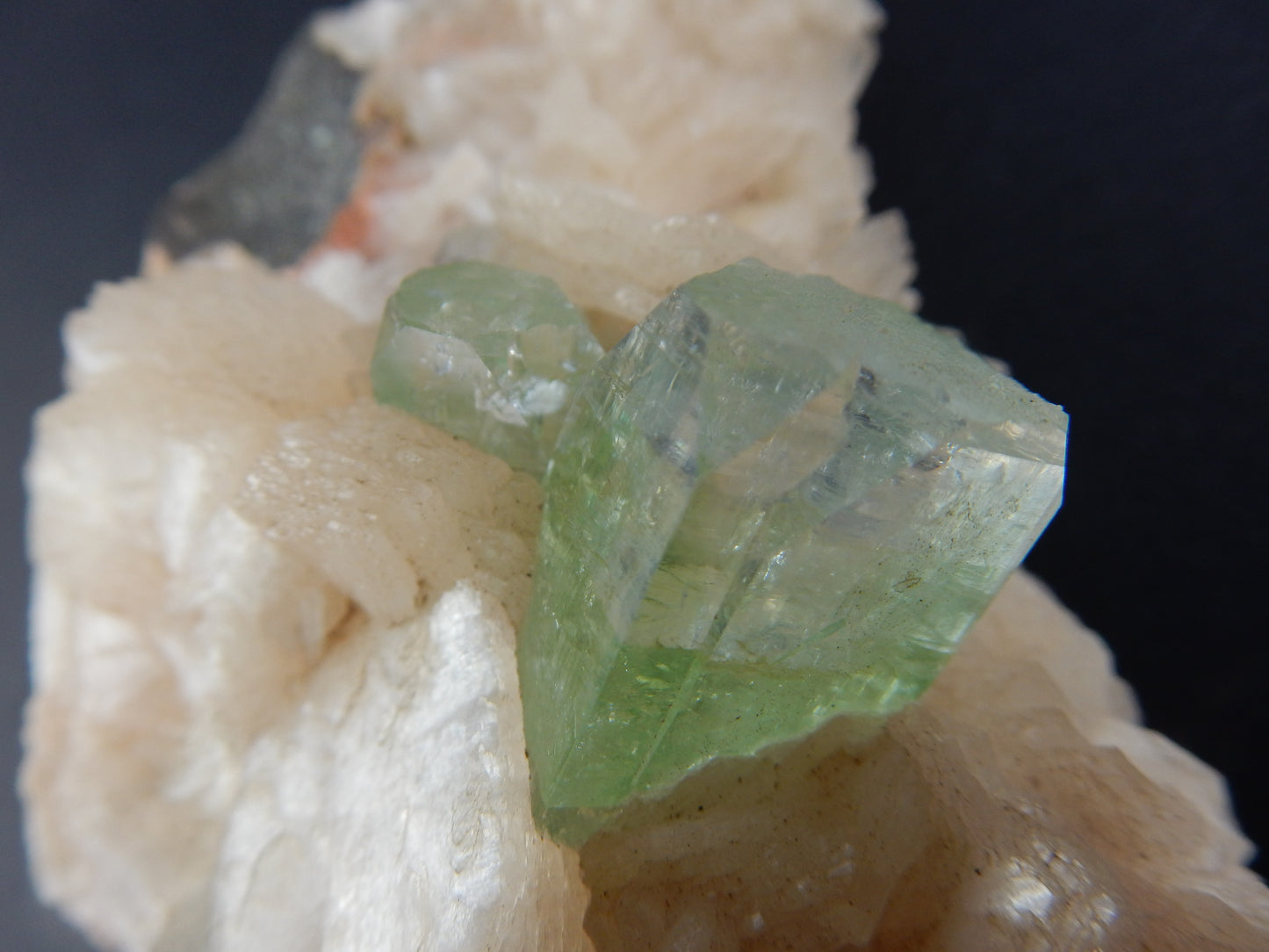 Apophyllite on Stilbite