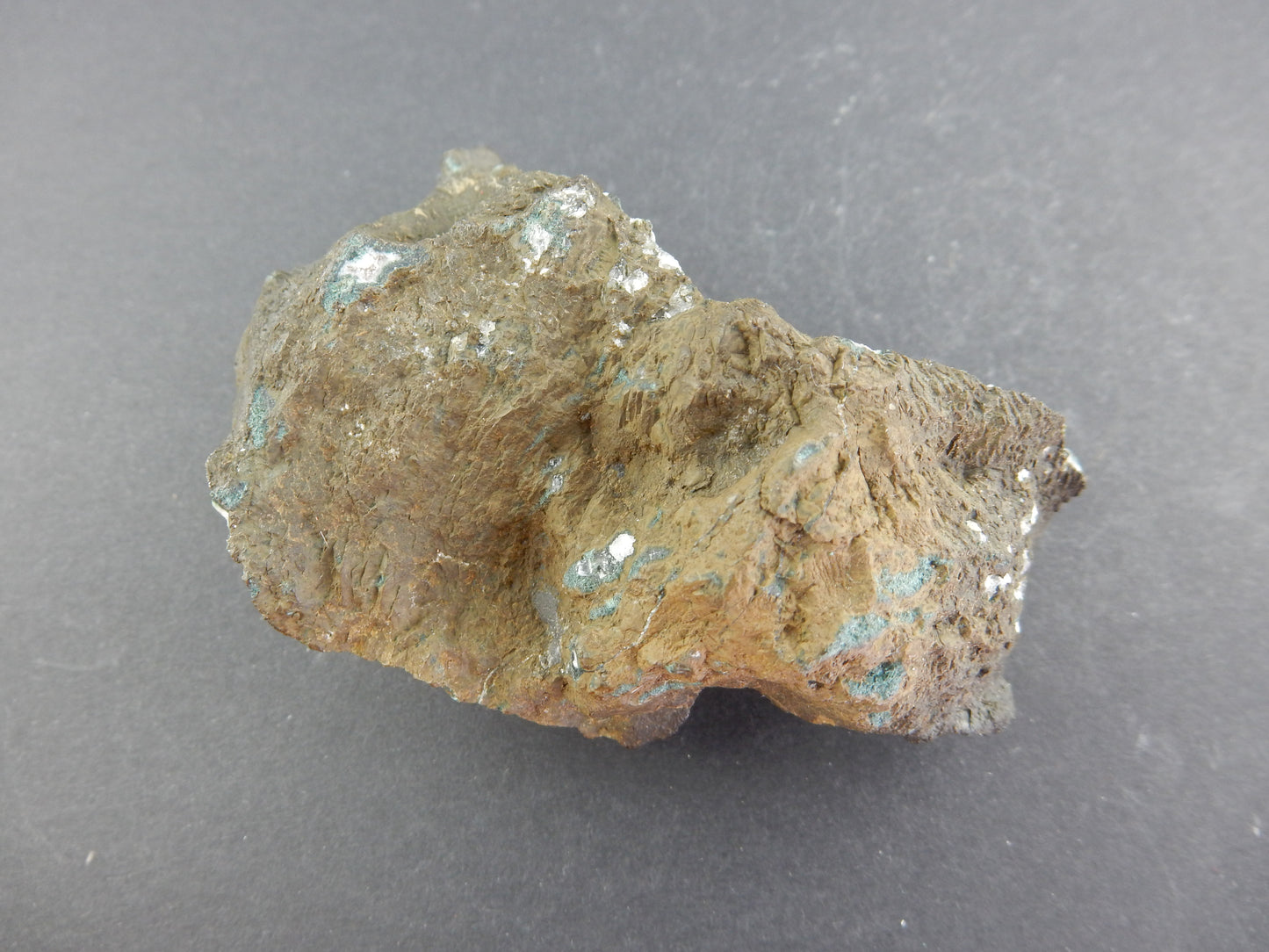 Heulandite on Matrix